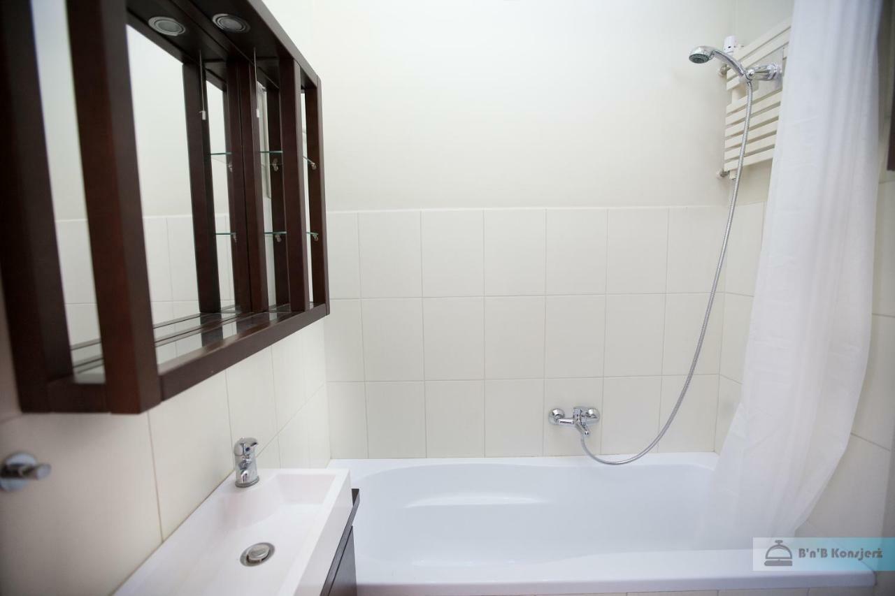 Appartamento Warsaw Concierge Bracka Retro Flat Esterno foto